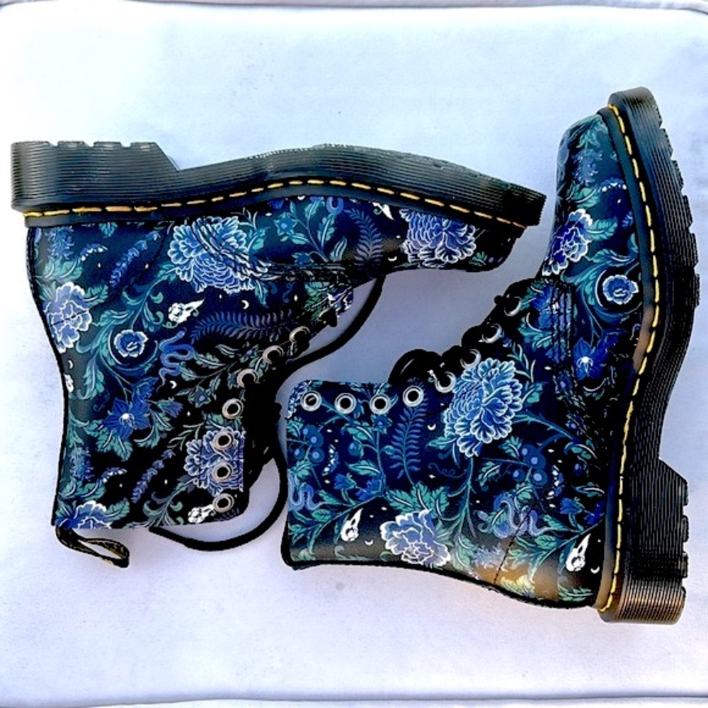 🆕RARE Dr Martens 1460 Pascal Mystic Floral Backhand Leather Combat Boots